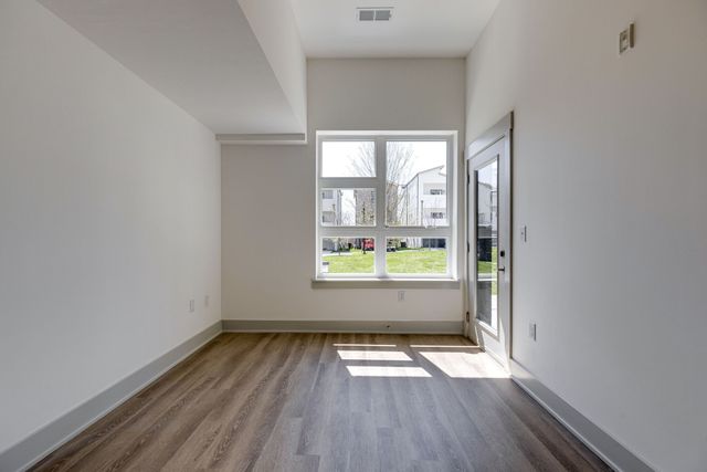 542 Southgate Ave Apt 214, Nashville, TN 37203