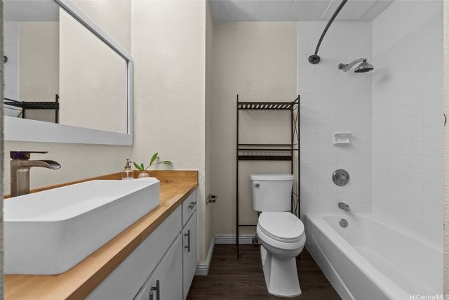 1015 Aoloa Place 335, Kailua, HI 96734
