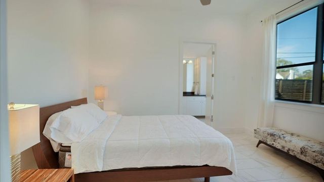 3308 N Macgregor Way, Houston, TX 77004