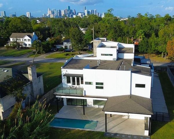 3308 N Macgregor Way, Houston, TX 77004