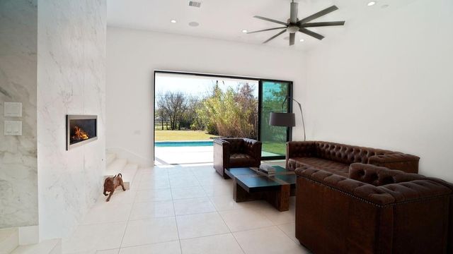 3308 N Macgregor Way, Houston, TX 77004