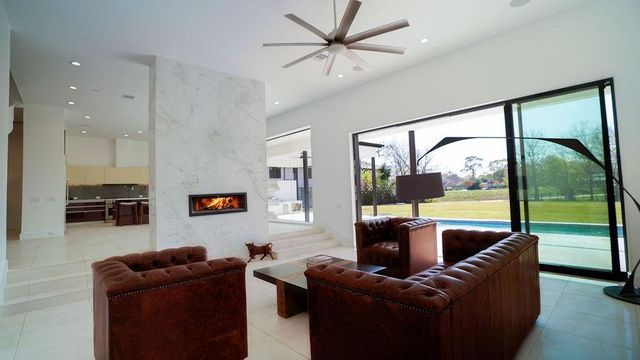 3308 N Macgregor Way, Houston, TX 77004