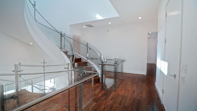 3308 N Macgregor Way, Houston, TX 77004