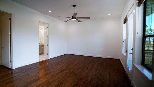 3308 N Macgregor Way, Houston, TX 77004