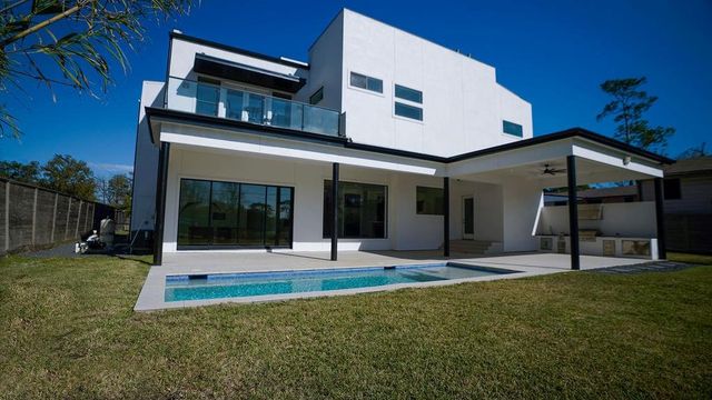 3308 N Macgregor Way, Houston, TX 77004