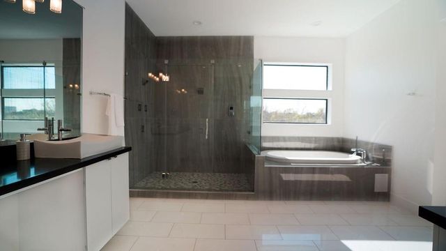 3308 N Macgregor Way, Houston, TX 77004