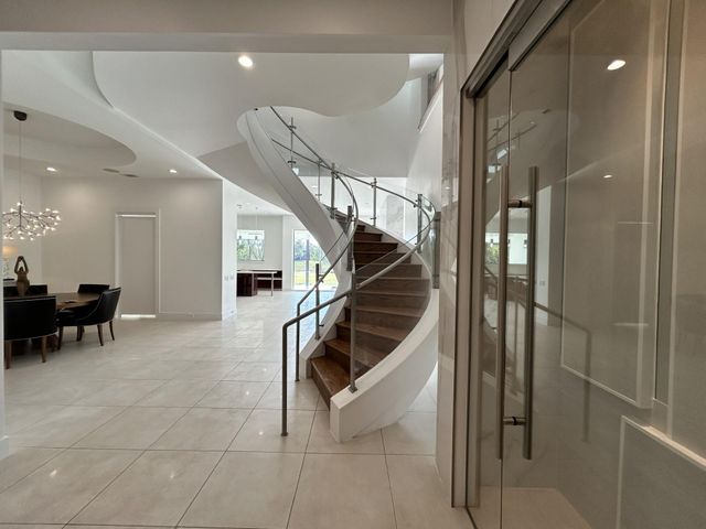 3308 N Macgregor Way, Houston, TX 77004