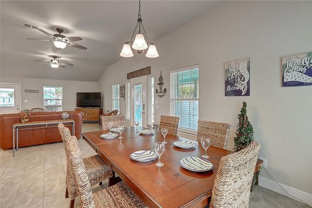 613 Pelican, Port Aransas, TX 78373