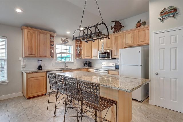 613 Pelican, Port Aransas, TX 78373
