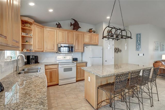 613 Pelican, Port Aransas, TX 78373