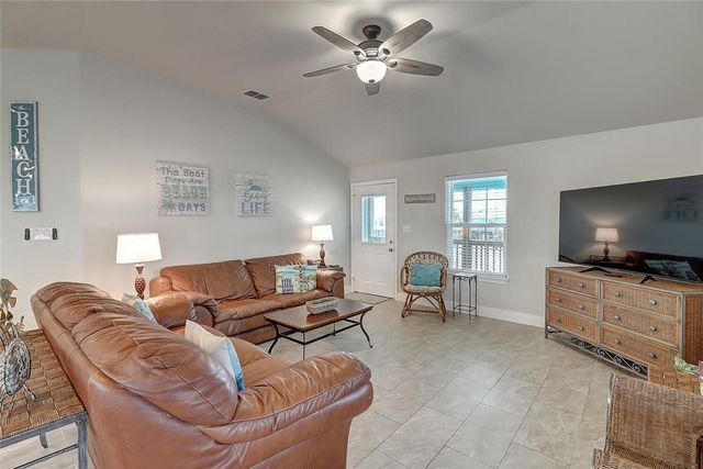 613 Pelican, Port Aransas, TX 78373