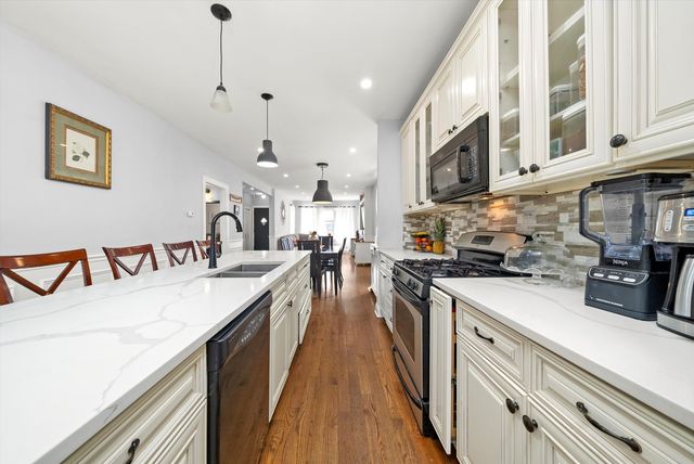 2436 Grove Avenue, Berwyn, IL 60402