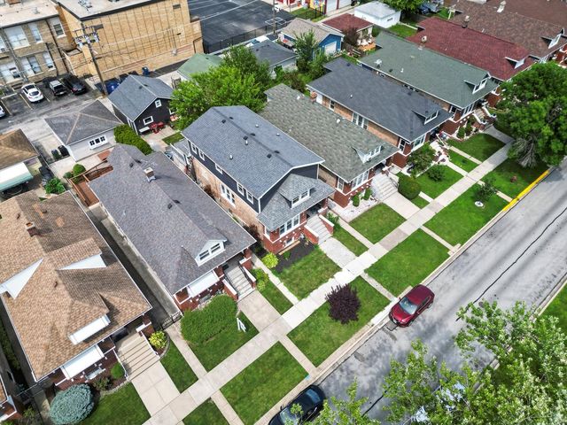 2436 Grove Avenue, Berwyn, IL 60402