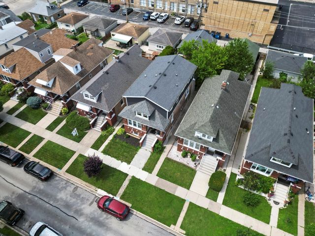 2436 Grove Avenue, Berwyn, IL 60402