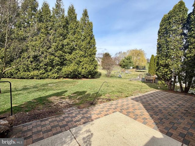 727 BLOSSOM HILL LN, Dallastown, PA 17313