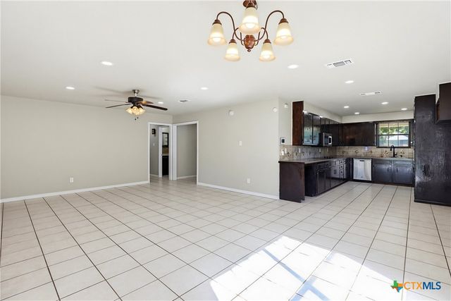 1350 Mary Preiss Drive, New Braunfels, TX 78132