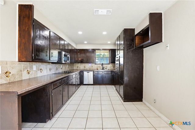 1350 Mary Preiss Drive, New Braunfels, TX 78132