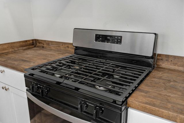 2111 N Newton Avenue, Springfield, MO 65803