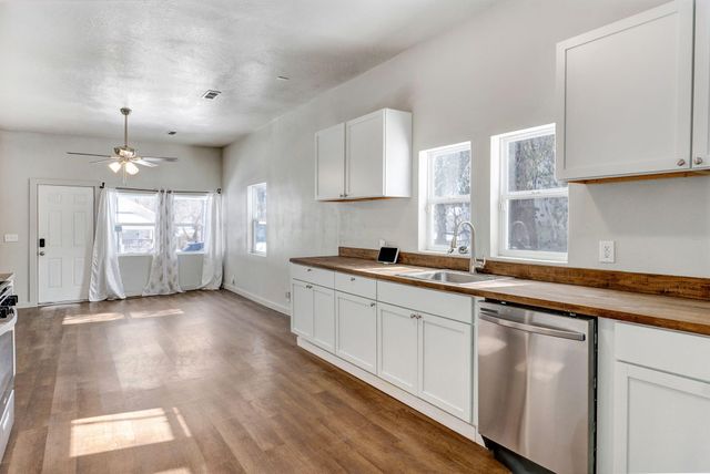 2111 N Newton Avenue, Springfield, MO 65803