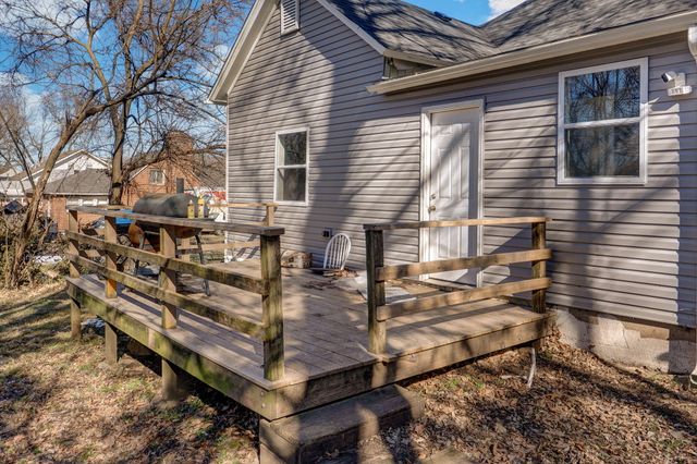 2111 N Newton Avenue, Springfield, MO 65803