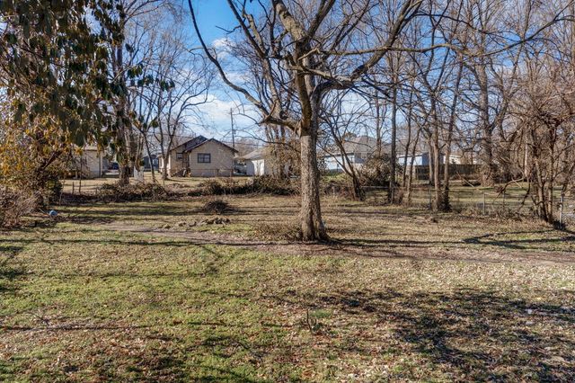 2111 N Newton Avenue, Springfield, MO 65803