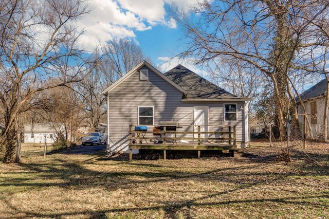 2111 N Newton Avenue, Springfield, MO 65803