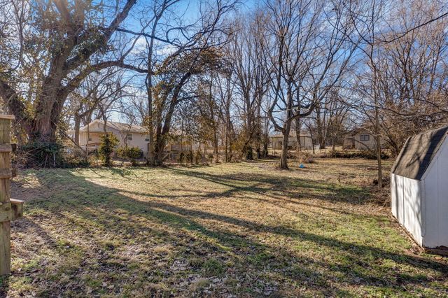 2111 N Newton Avenue, Springfield, MO 65803