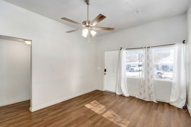 2111 N Newton Avenue, Springfield, MO 65803