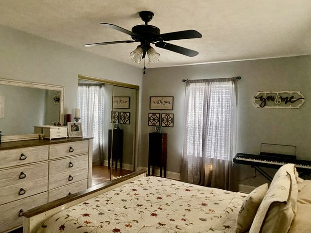 694 McQuade Cir, Mcminnville, TN 37110