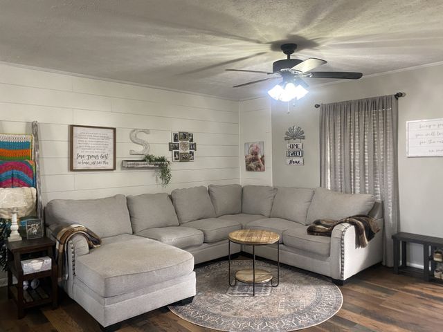 694 McQuade Cir, Mcminnville, TN 37110