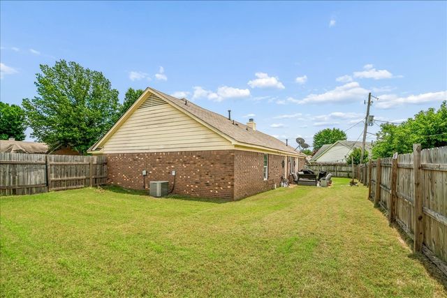 2597 APPLING GLEN DR, Memphis, TN 38133
