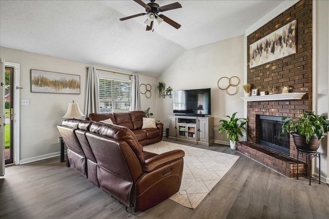 2597 APPLING GLEN DR, Memphis, TN 38133