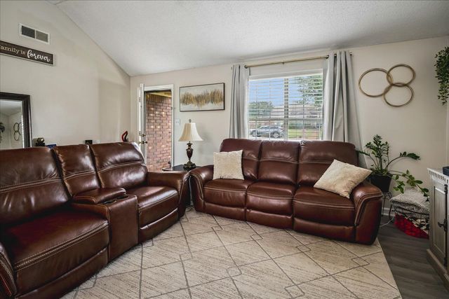 2597 APPLING GLEN DR, Memphis, TN 38133