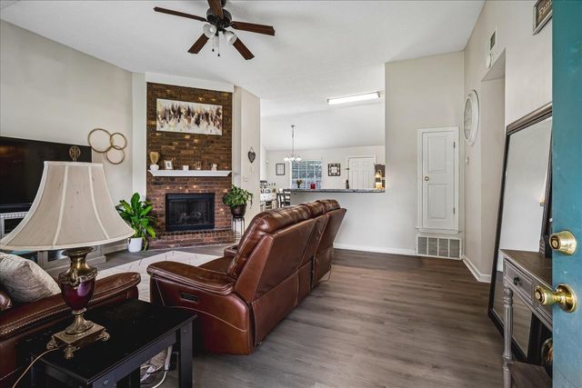 2597 APPLING GLEN DR, Memphis, TN 38133