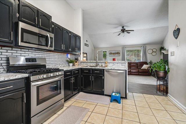 2597 APPLING GLEN DR, Memphis, TN 38133