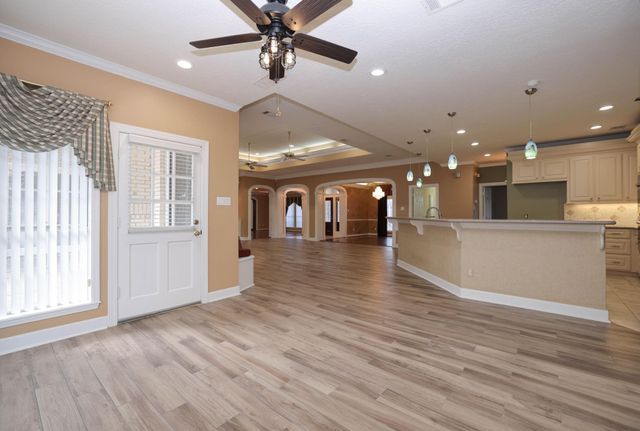 16001 Kevindale Court, Houston, TX 77040