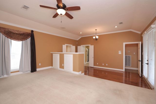 16001 Kevindale Court, Houston, TX 77040