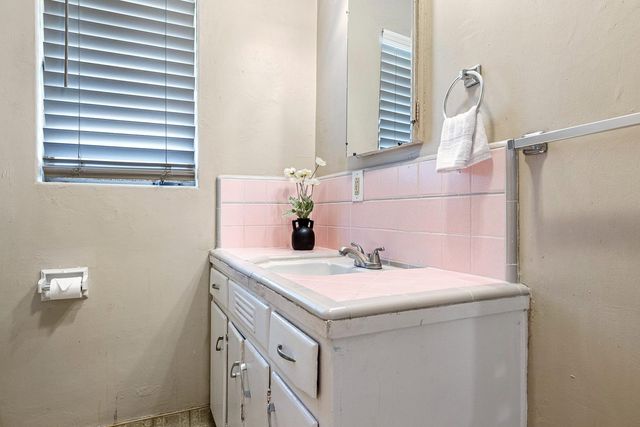 2414 N 1st Street, Fresno, CA 93703