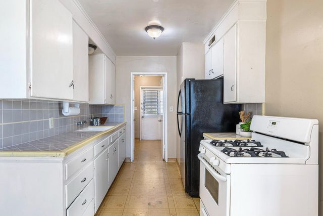 2414 N 1st Street, Fresno, CA 93703