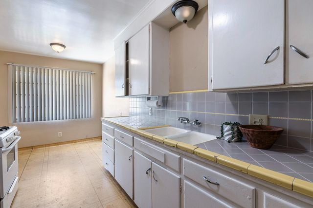 2414 N 1st Street, Fresno, CA 93703