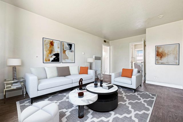 2414 N 1st Street, Fresno, CA 93703