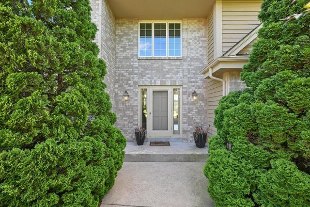 224 Crooked Stick PASS, North Prairie, WI 53153