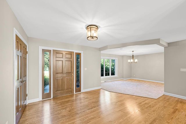 224 Crooked Stick PASS, North Prairie, WI 53153