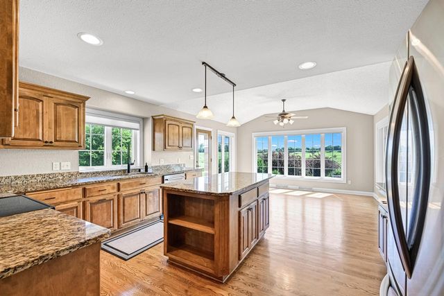 224 Crooked Stick PASS, North Prairie, WI 53153