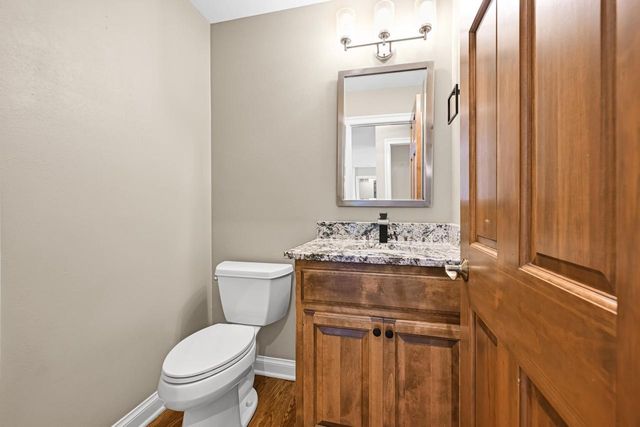 224 Crooked Stick PASS, North Prairie, WI 53153