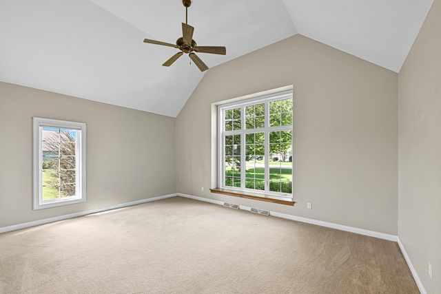 224 Crooked Stick PASS, North Prairie, WI 53153