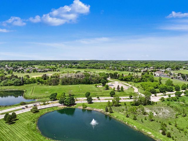 224 Crooked Stick PASS, North Prairie, WI 53153