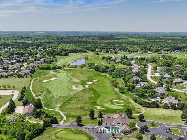 224 Crooked Stick PASS, North Prairie, WI 53153