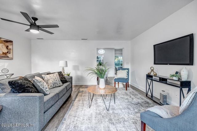 1050 GLYNLEA Road, Jacksonville, FL 32216