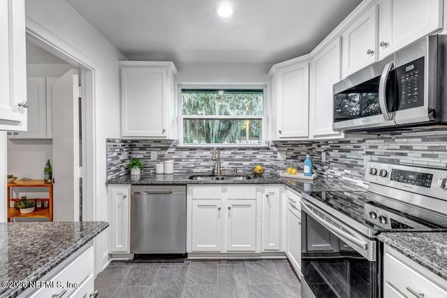 1050 GLYNLEA Road, Jacksonville, FL 32216